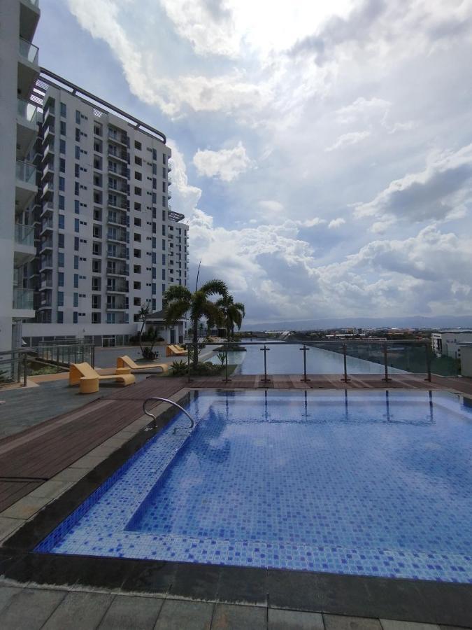 Mactan Newtown Seaview Condo By Fjcivo Lapu-Lapu City Exteriör bild