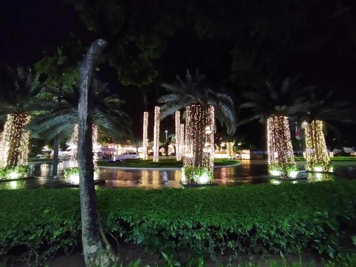 Mactan Newtown Seaview Condo By Fjcivo Lapu-Lapu City Exteriör bild